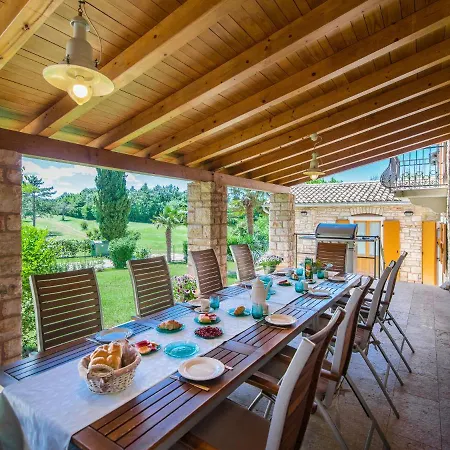 Holiday home Gorgeous Holiday With Pool In